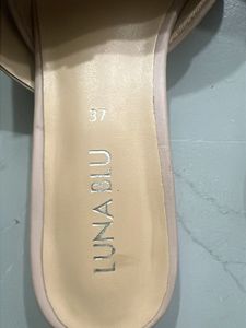 Stylish Pink Pointed Toe Mules