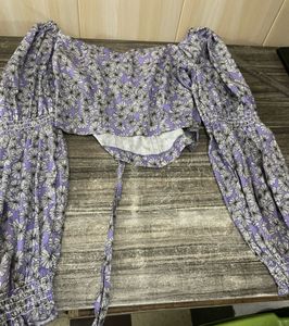 Crop Top With Stylish Neck