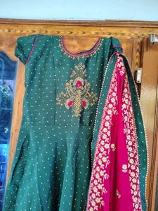 Elegant Green Embroidered Kurta Set