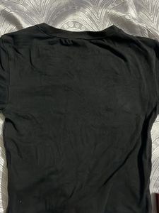 H&amp;M Black Cropped T-Shirt
