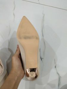 BRAND NEW Nude Pumps