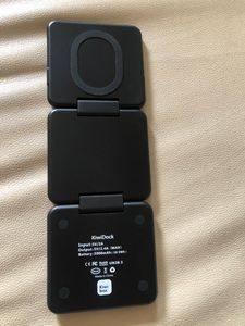 Kiwi Dock. Powerbank Wireless Charging.