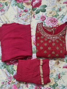 ❌️FREE DELIVERY ❌️Elegant Red Embroidered Kurta