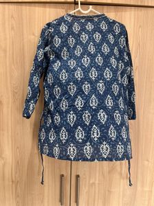 Siyahi Blue &amp; White Print Tunic