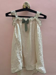 sleeveless top