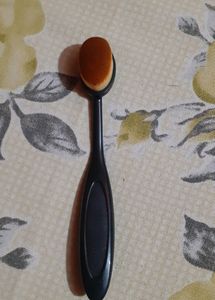 Head Massager &amp; Oval Foundation Makeup brush &amp; Woo