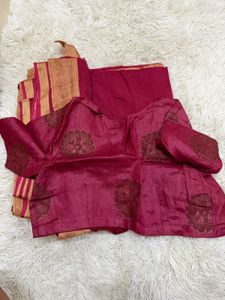 Elegant Maroon Saree with Golden Border