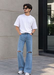 Distressed Wide Leg Jeans
