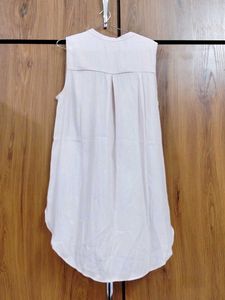 Elegant Ruffled Sleeveless Top