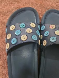 Cute Button Detail Flip Flops
