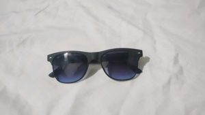 Black Sunglasses with uv protection