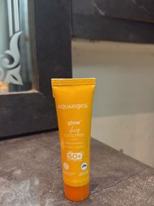 Sunscreen Duo: Minimalist &amp; Aqualogica