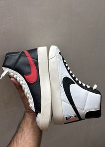 Nike Blazer Mid '77 EMB