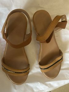 Stylish Tan Flat Sandals