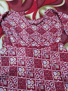 Maroon Printed baby frock suit