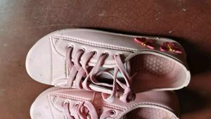 Max Cute Pink Lace-Up Sneakers