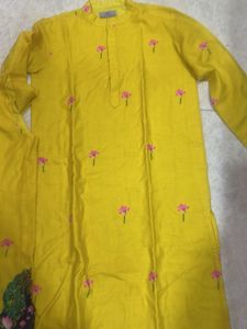 kids Yellow Kurta Set with Floral Print