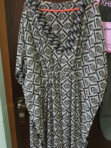 Kaftan full brand new stored for long...