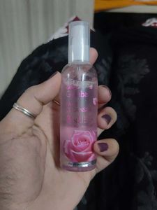 Dabur Gulabari Face Cleanser