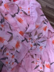 Size - XS Beautiful pink Floral Dress.