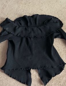 Black off shoulder ZUDIO top
