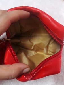 Myglamm Pom Punch Red