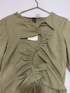 h&amp;m Cut-Out Ruched Long Sleeve Top