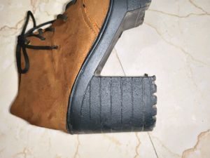 Chunky Heel Lace-Up Boots