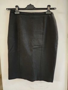 Van Heusen Size M Formal Black Skirt