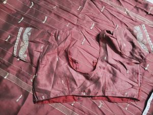 Elegant Maroon Saree with Golden Accents
