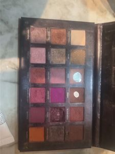 Huda Beauty Desert Dusk Palette