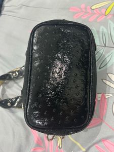 RARE Vintage Guess Black Y2k Shoulder Bag