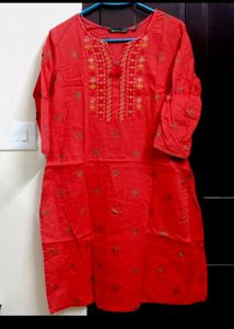 Avaasa Red And Gold Kurthi