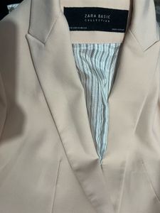 Zara Beige Blazer Xs can’t fit to S