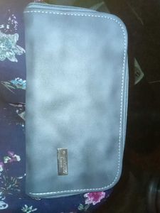 Stylish Grey Zippered Wallet