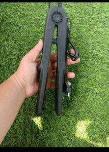 Nova Ceramic Hair Straightener