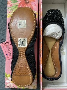 Genuine leather Black studded Juttis