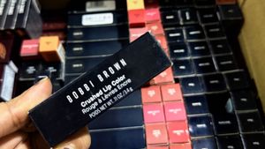 Bobbi Brown Crushed Lip Color cranberry shade