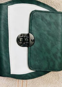 Chic Green &amp; White Crossbody Bag