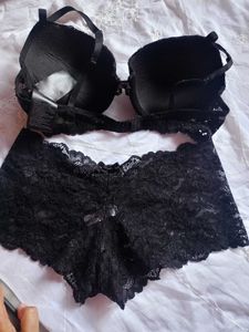 Black Lace Push-Up Bra