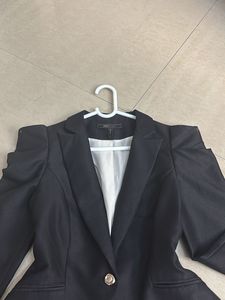 Chic Black Blazer with Puff Sleeves