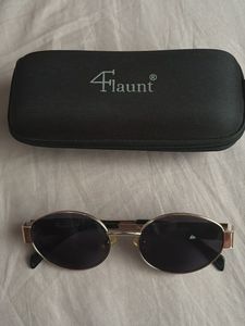 Stylish Oval Sunglasses with Case
