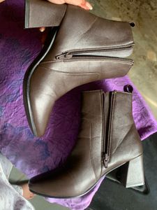 Chic Brown Block Heel Ankle Boots