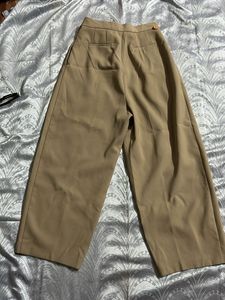 Chic Wide-Leg Taupe Trousers
