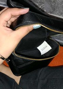 Very Elegant Sling Bag 😍🖤