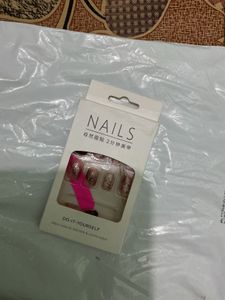 Press-On Nail Set - Trendy Designs