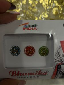 Claw clip and bindi bundle ( amazing quality)