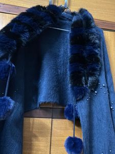 Stylish Blue Faux Fur Cape Shawl