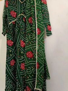 Elegant Green Bandhani Kurta Set with Dupatta