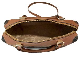 Chic Calvin Klein Handbag 🖤